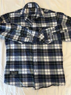 Vermont flannel Men's Blue & White Plaid Button-Up Shirt
